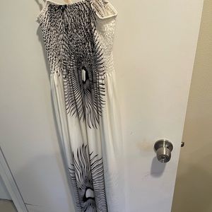 Shoreline maxi dress. White/black.